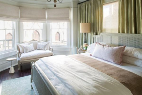 Mirabelle 4 - Top Floor Suite with Cathedral Views
